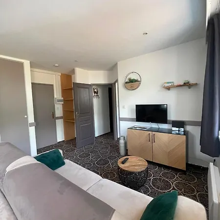 Lhetre - Centre Apartment