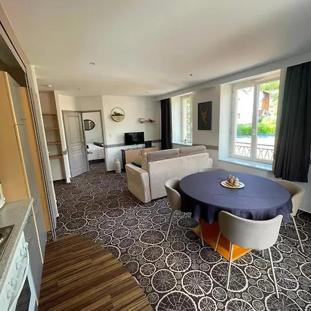 Lhetre - Centre Apartment